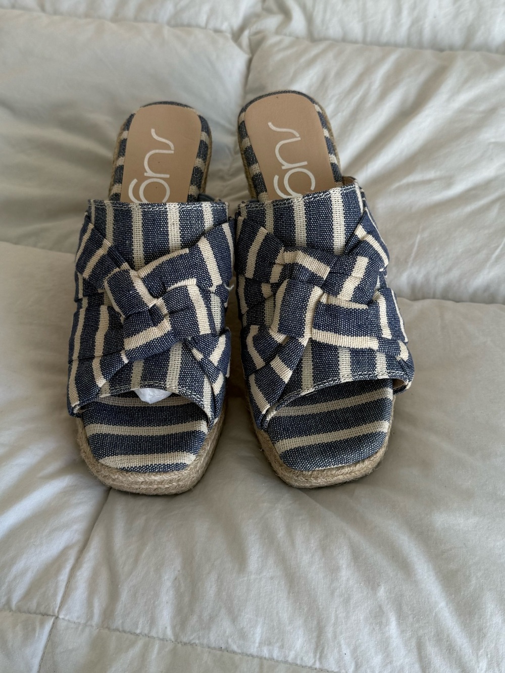 Sugar Navy and Cream Knotted Stripe Slide Mule | 9 | NWOB
